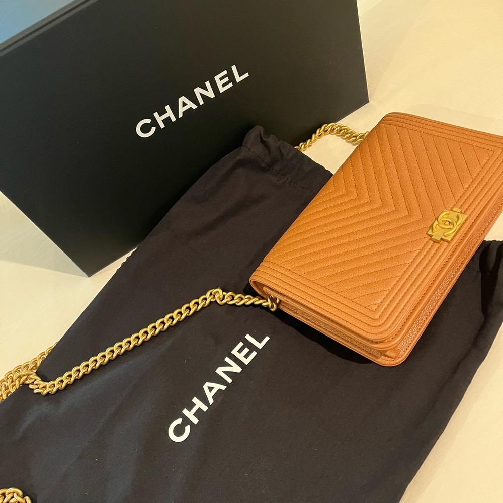 Chanel wallet purse, gorgeous condition, used twice.